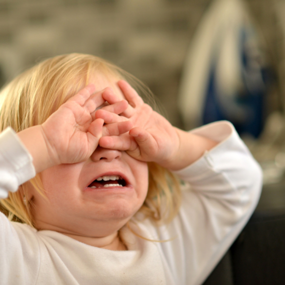 5 stvari koje dečji mozak ne može da savlada, a roditelji misle da je dete nevaljalo