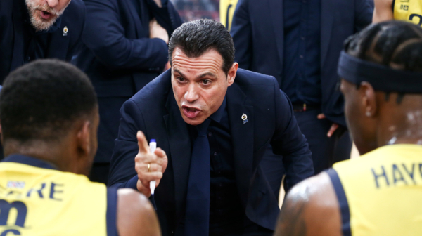 Dimitris Itudis preuzima Hapoel