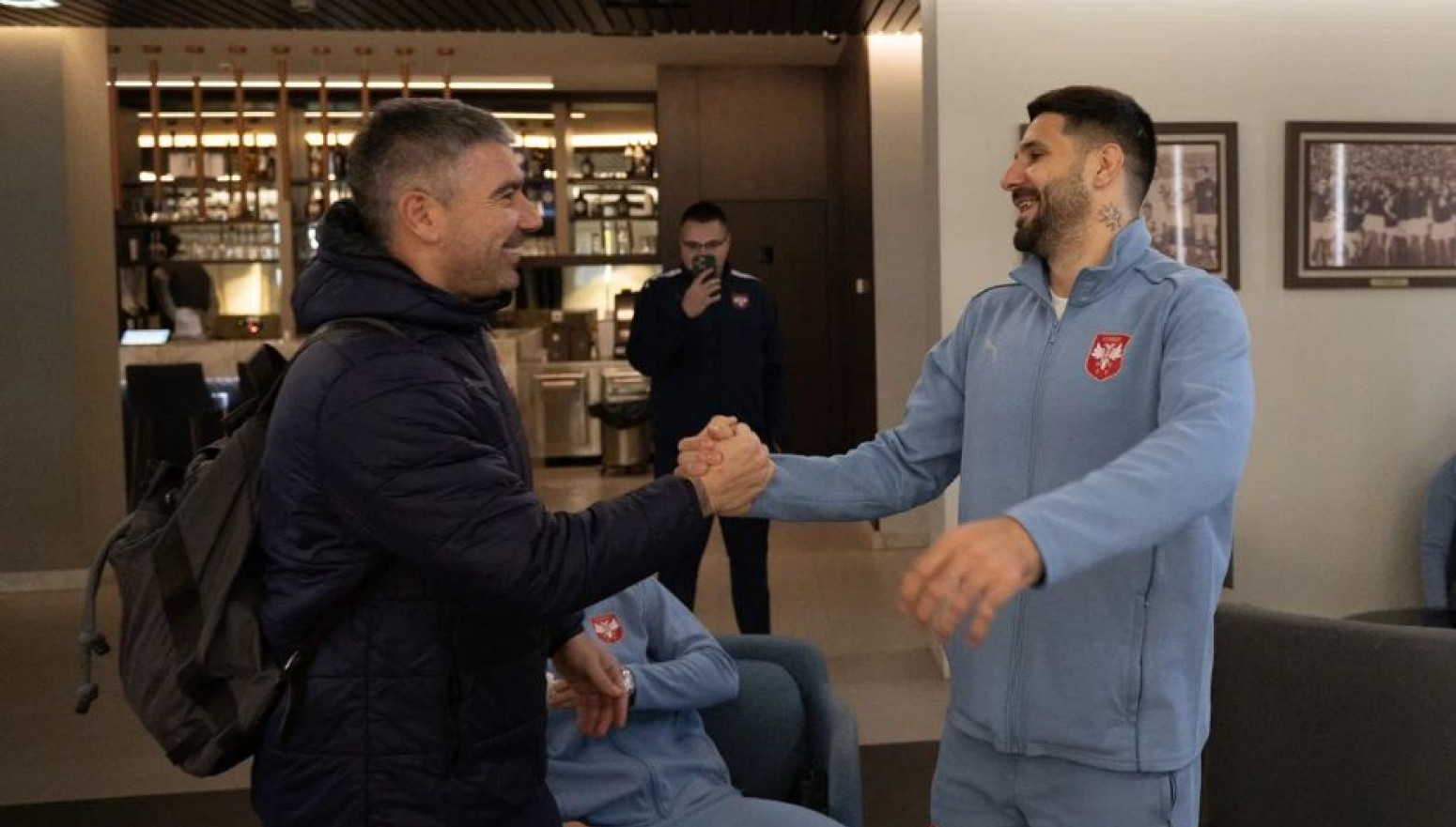 Kolarov ispratio "orlove" u Cirih FOTO