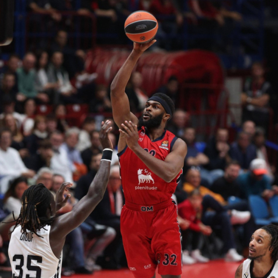 "Nije dobro"; Amerikanac opet povređen VIDEO