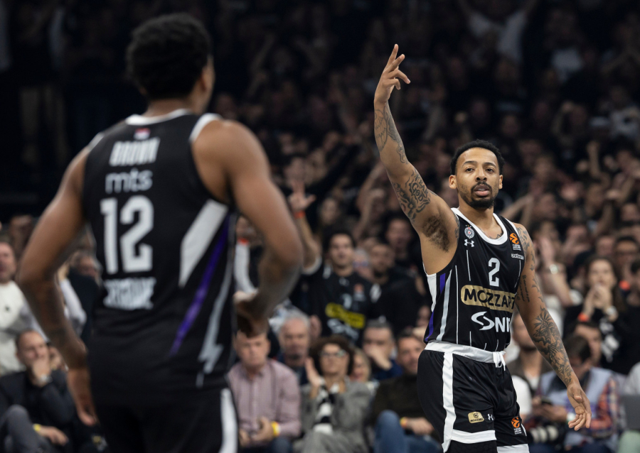 Zvezda favorit protiv Partizana