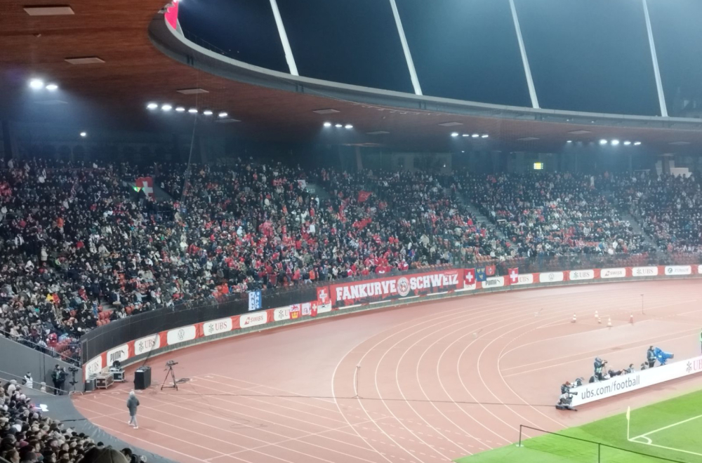 Cirihom odjekuje pesma za Džaku, Šaćirija i Srbiju VIDEO