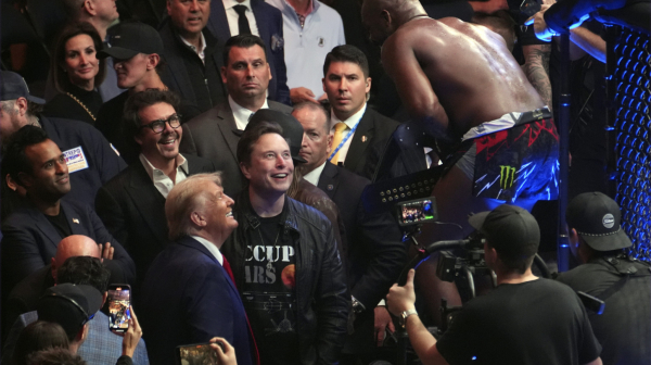 Džons poslao Miočića u penziju pred Trampom i Maskom FOTO/VIDEO