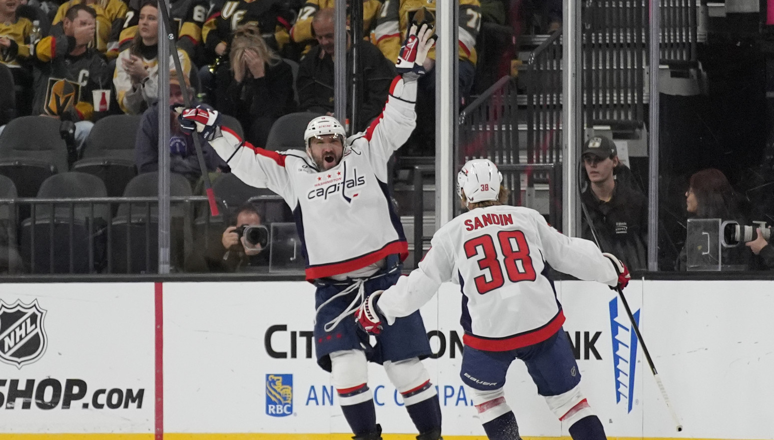 Het-trik Ovečkina – sve je bliži istorijskom uspehu VIDEO