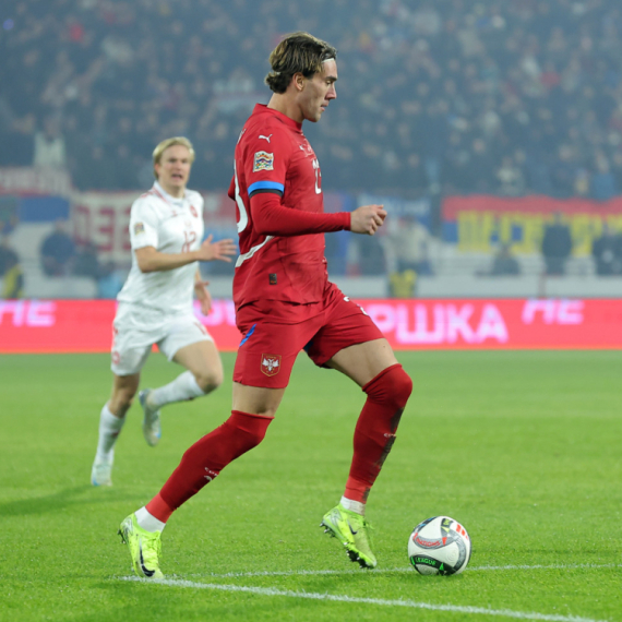 Kraj za Vlahovića – Pavlović takođe morao ranije da napusti teren VIDEO