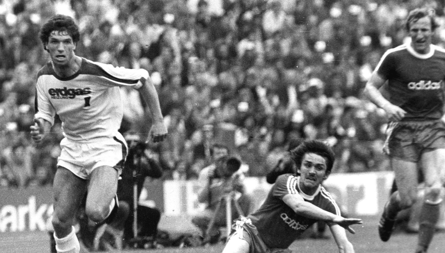 Umrla legenda Bundeslige – Zvezdi "preoteo" Kup UEFA VIDEO