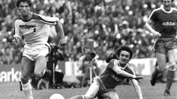 Umrla legenda Bundeslige – Zvezdi "preoteo" Kup UEFA VIDEO