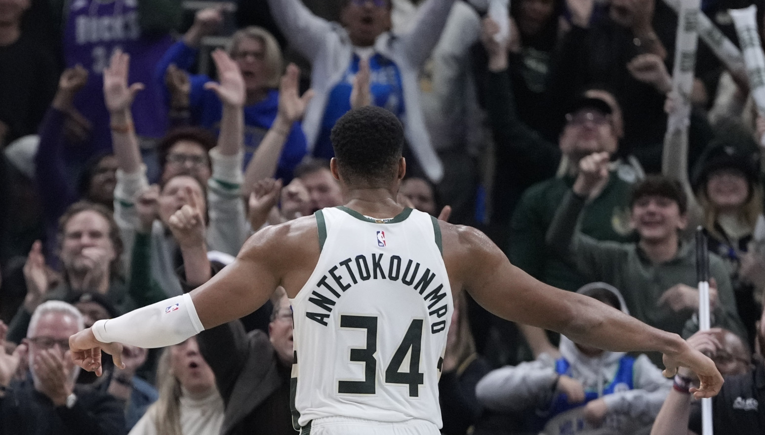 Dominacija Janisa Adetokumba – 18.890