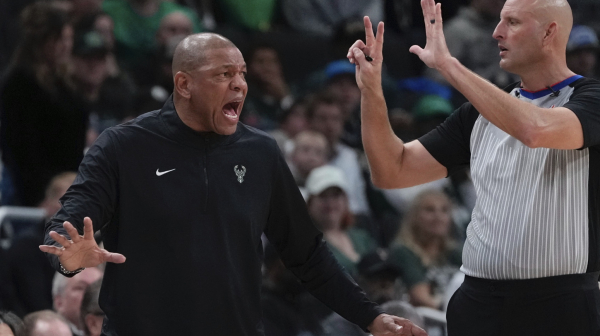 Serija neverovatnih previda NBA sudija – teško oštećena tri tima VIDEO