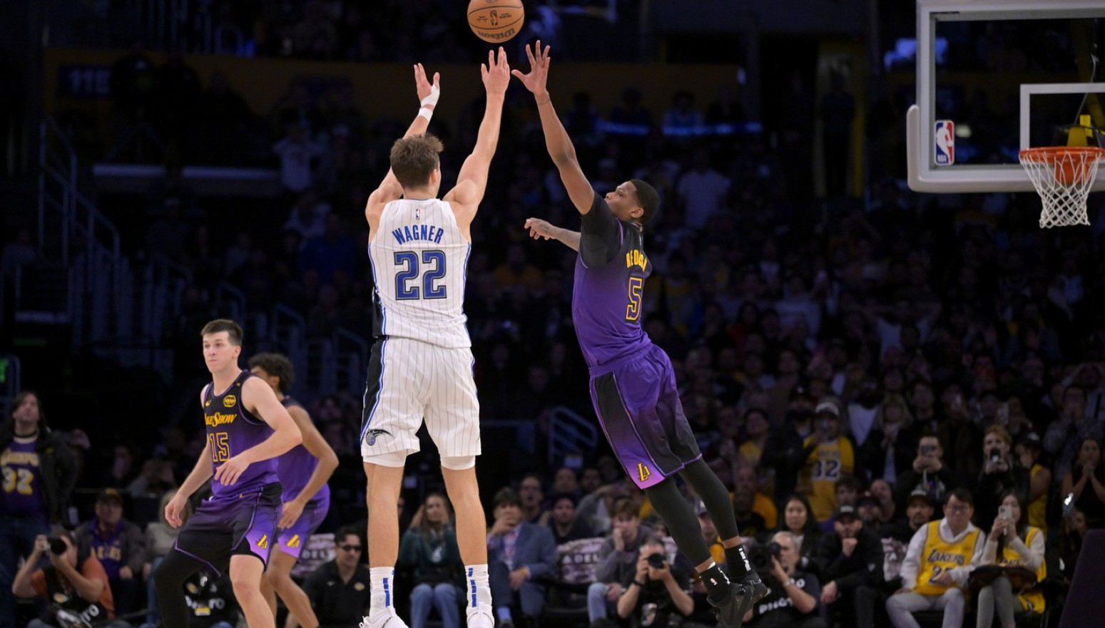 Vagner "poništio" Lebrona i Dejvisa – trojka za pobedu! VIDEO