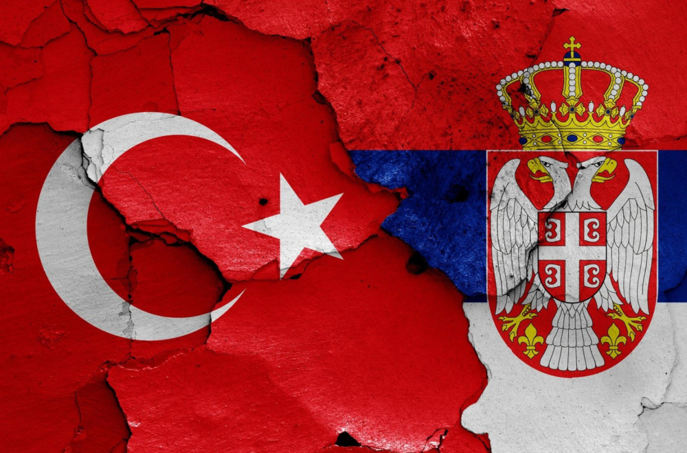 Šta je zajedničko srpskoj i turskoj zastavi?