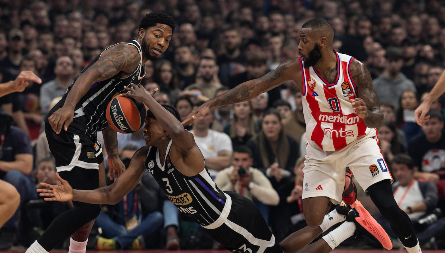 Sudije napravile 17 grešaka na derbiju! VIDEO