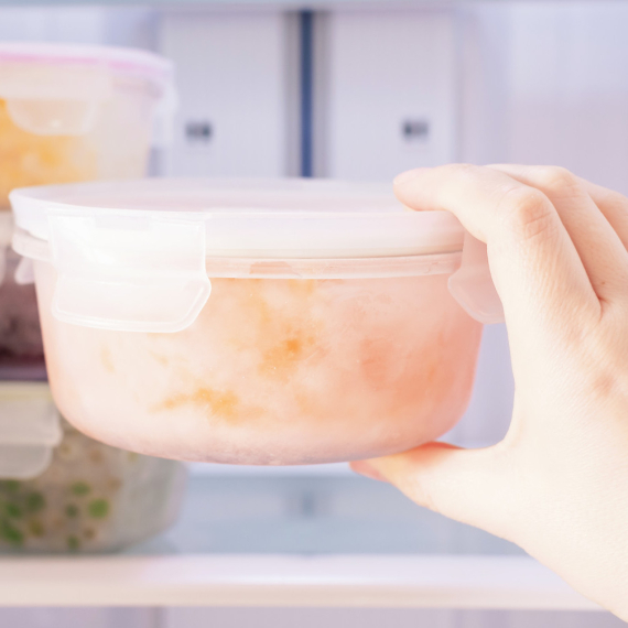 Izbegnite kvarenje namirnica: Evo kako se pravilno čuvaju ostaci hrane