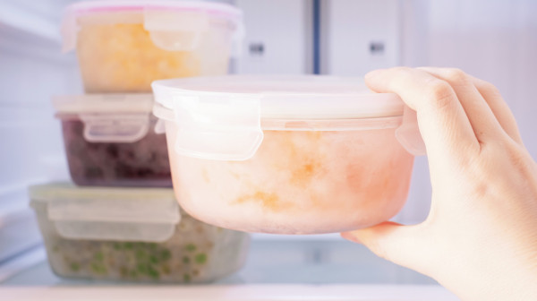 Izbegnite kvarenje namirnica: Evo kako se pravilno čuvaju ostaci hrane