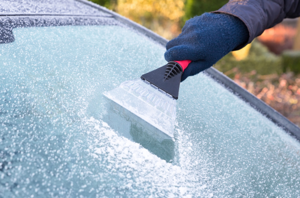 Spremite se na vreme: Trikovi koji čuvaju vaš auto zimi i skraćuju vam muke