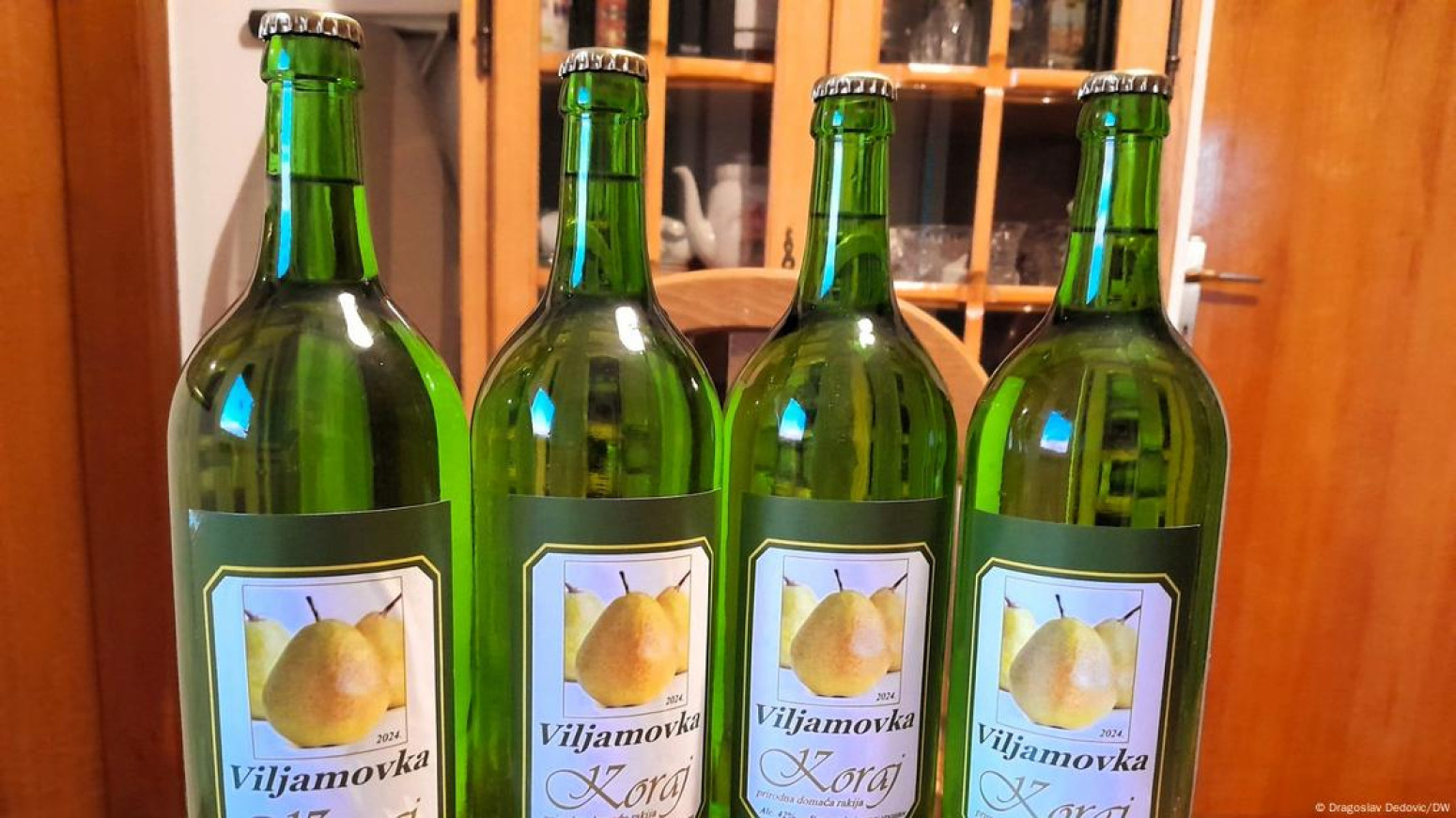 Na obroncima Majevice omiljeni balkanski ritual — pečenje rakije FOTO