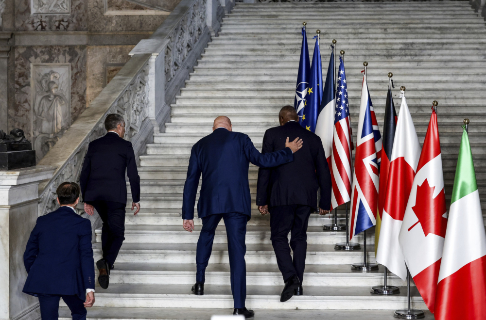 The heads of diplomacy of the G7 countries are meeting