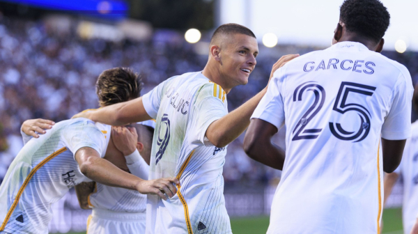 Joveljić i Galaksi u finalu – šest golova, Srbin od toga pola VIDEO