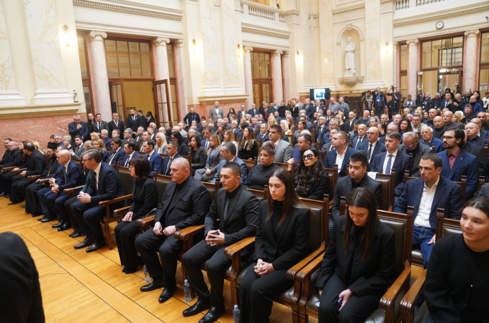 Vučić se oprostio od Dragana Markovića Palme: Hvala mu beskrajno; Održana komemoracija u Skupštini Srbije