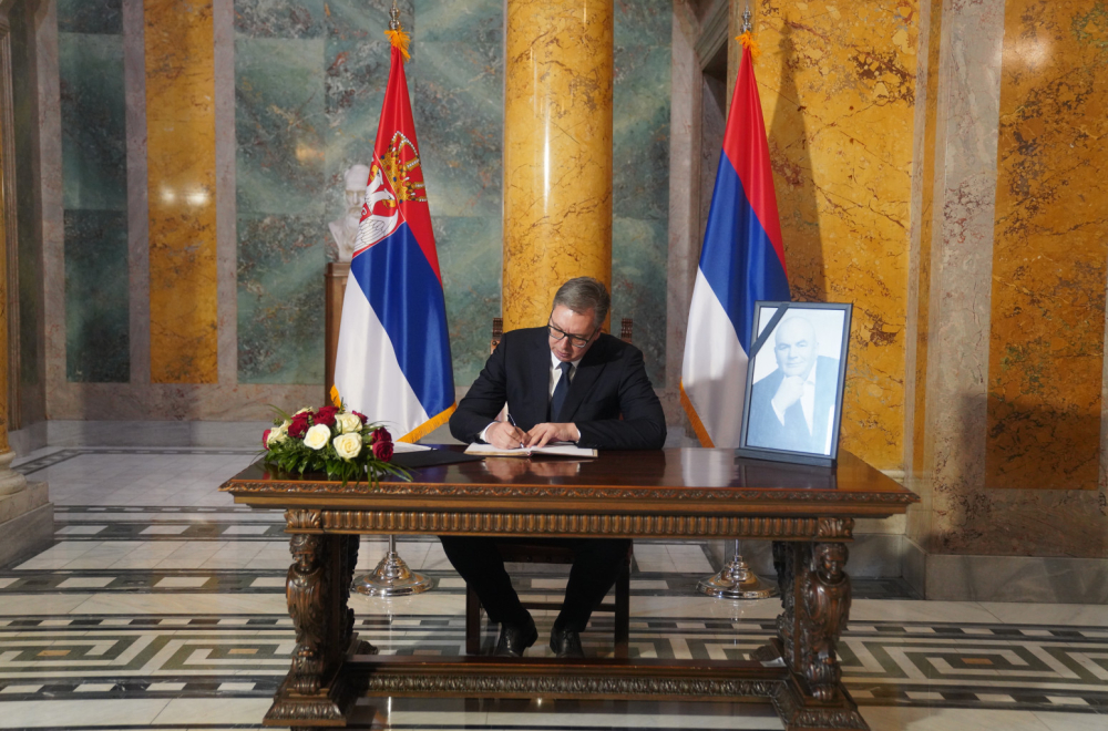 Vučić se oprostio od Dragana Markovića Palme: Hvala mu beskrajno; Održana komemoracija u Skupštini Srbije