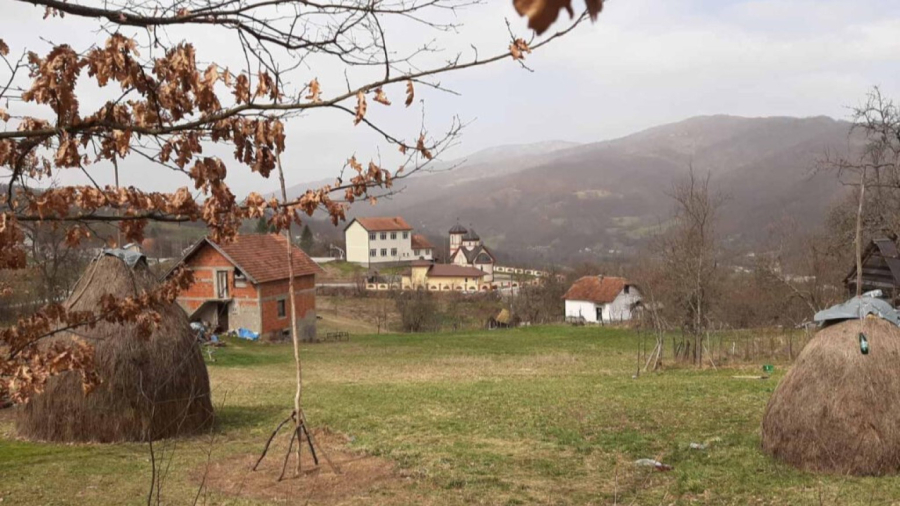 Nikolu pogodio zalutali metak ali zbog geografskog položaja sela niko nije odgovarao FOTO