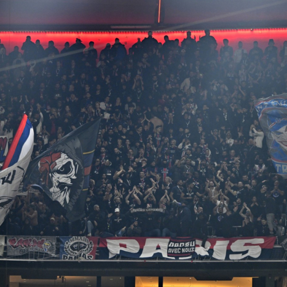 "Od**bi, plutokrato; Fudbal to sam ja?" FOTO