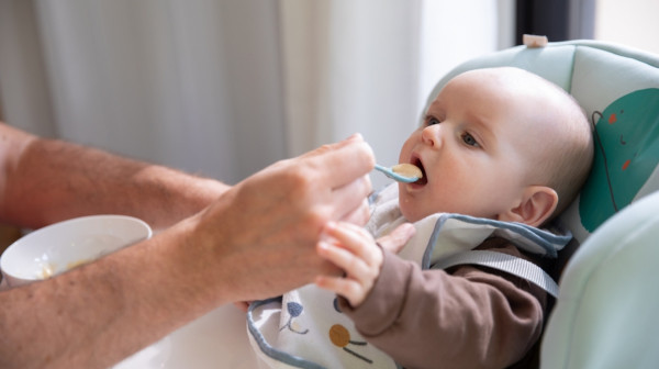 Nova studija otkriva: Rano uvođenje kikirikija u ishranu beba smanjuje alergiju