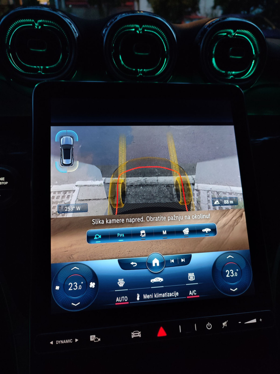 Test: Mercedes-Benz GLC 220 d 4MATIC – raskoš u manjem pakovanju