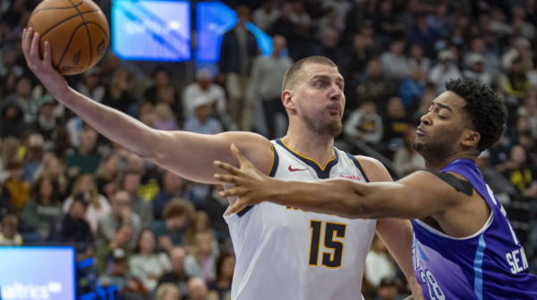 Jokić lagano ubacio 30, ali nije stigao legendu VIDEO