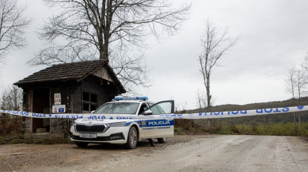 Policija pronašla auto i čaure, samo osumnjičenog za ubistvo trudne žene nema; Porodica u strahu, na merama