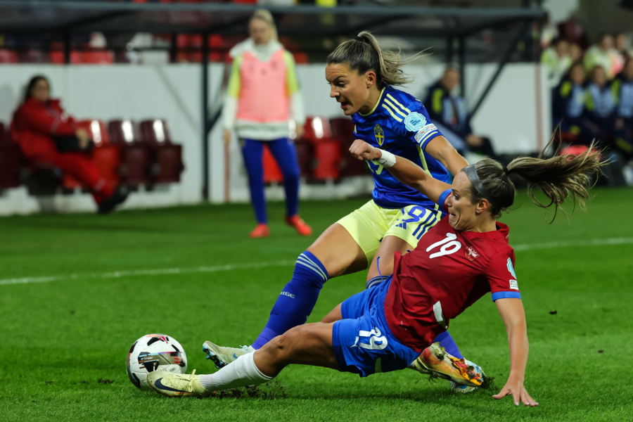 Srbija izdržala 54 minuta – Švedska na korak od EURO