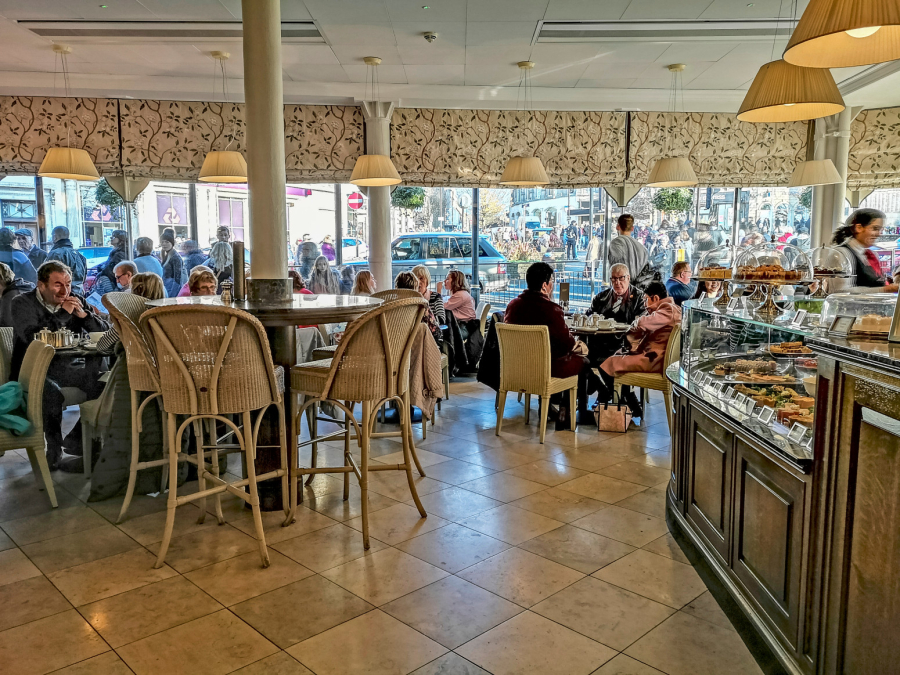 Kao iz knjige o Hariju Poteru: Ovaj grad ima čarobnu atmosferu, najbolji za posetu zimi FOTO