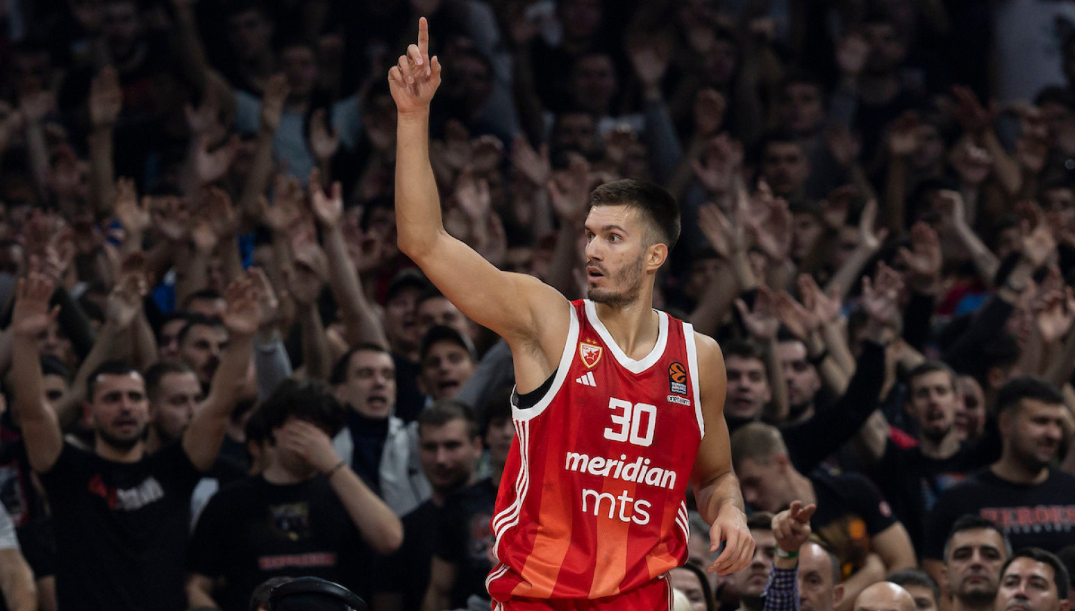 Petrušev i Dobrić briljirali, Zvezda "stotkom" razbila Bajern!