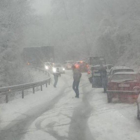 Snow buries parts of Serbia – incredible scenes VIDEO
