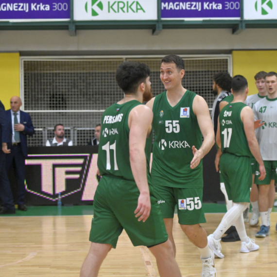 Tinejdžer ubacio najluđu trojku u ABA ligi VIDEO