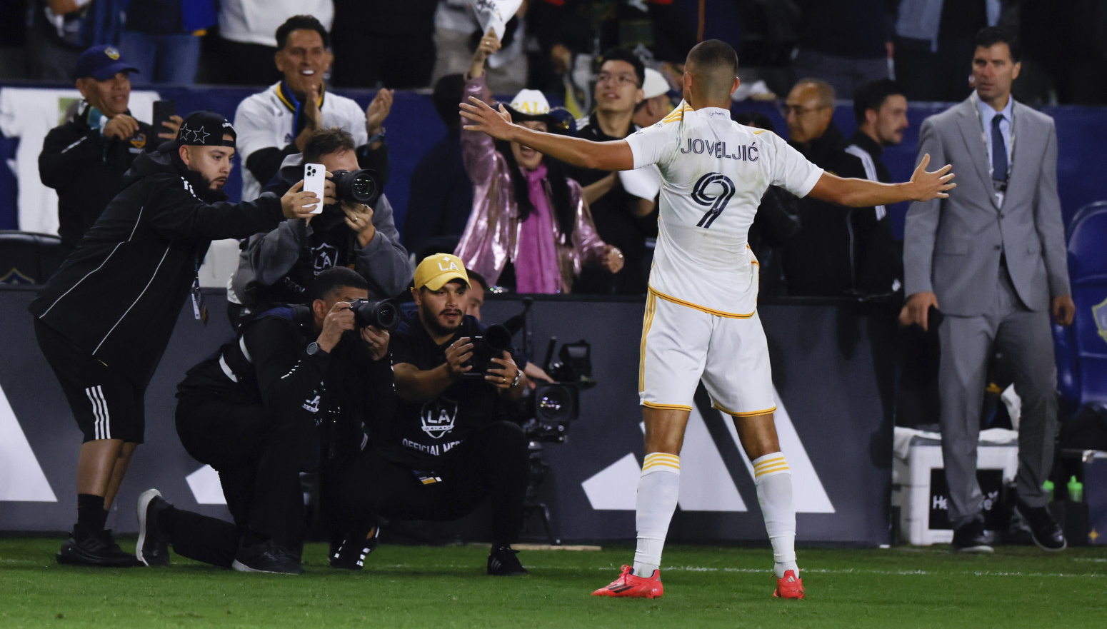 Joveljića slave u Los Anđelesu – Galaksi u finalu MLS lige VIDEO