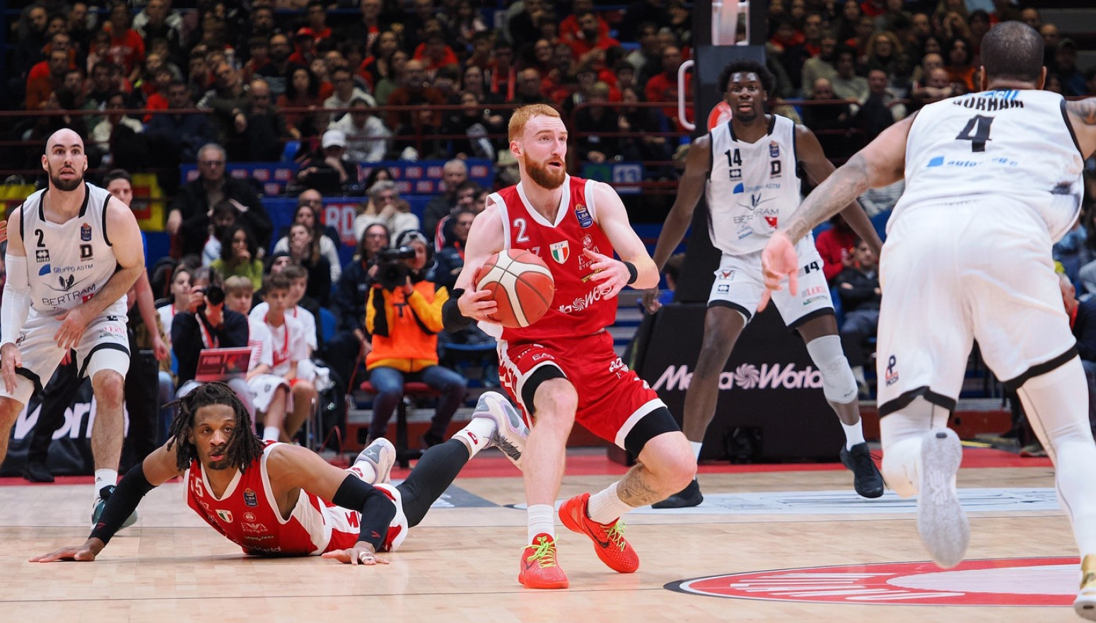 Senzacija u Milanu: Armani poražen pred Zvezdu!