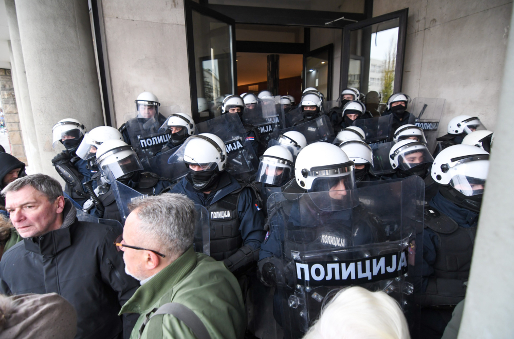 Mediji: Ovaj čovek predvodi opoziciju? Pa on je prijatelj Stjepana Mesića FOTO