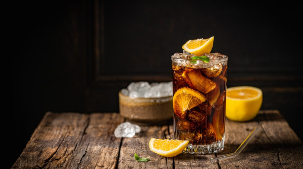 Ova popularna pića svakodnevno pijemo, a smanjuju nam nivo kalcijuma i slabe kosti