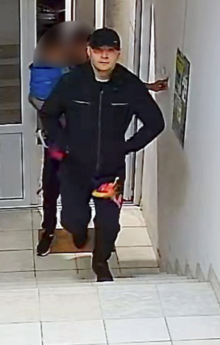 Građani, oprez: Ako vidite ovog muškarca, odmah pozovite policiju FOTO