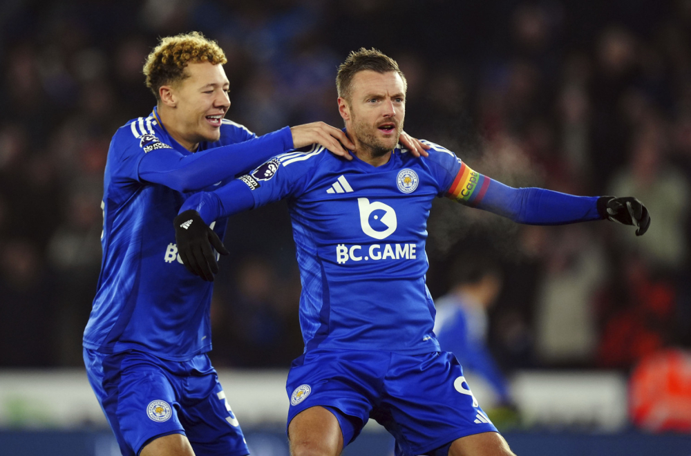 Pobeda Lestera na debiju Van Nistelroja – Vest Hem tone