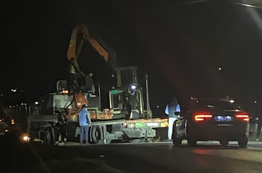 Vozač viljuškara sleteo u kanal FOTO