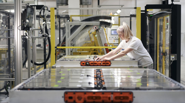 Počela gradnja fabrike baterija za EV u Srbiji: Krenula obuka prvih 110 radnika