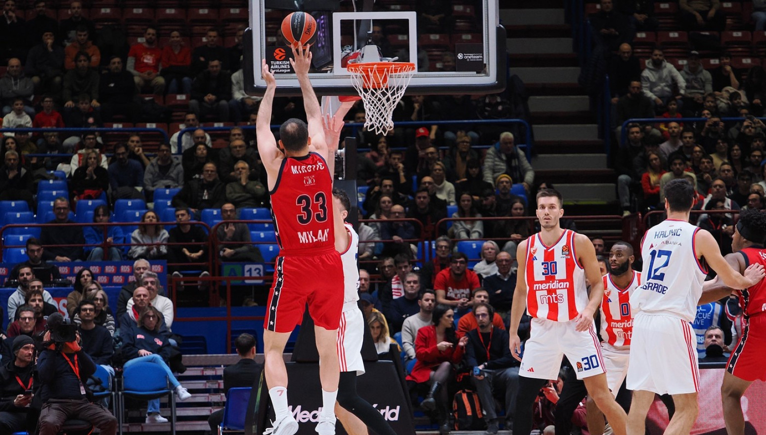 Jedna od najgorih utakmica sezone – Zvezda razbijena u Milanu