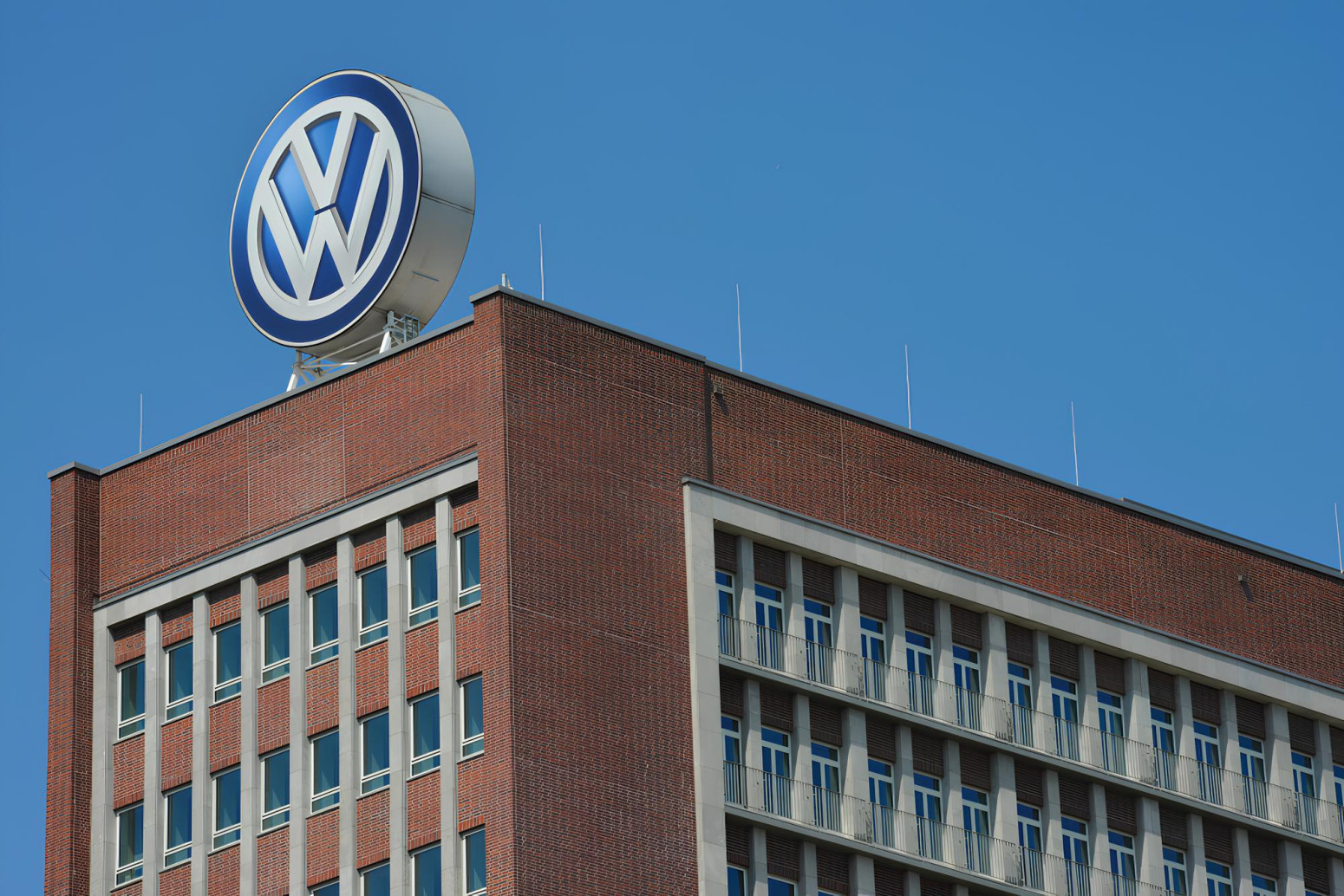 Volkswagen planira smanjenje radnih mesta u menadžmentu za 25 % u okviru štednog programa