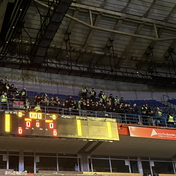 Provokacije u "Areni": Navijači Panatinaikosa pokazuju albanskog orla – poznat i razlog? FOTO
