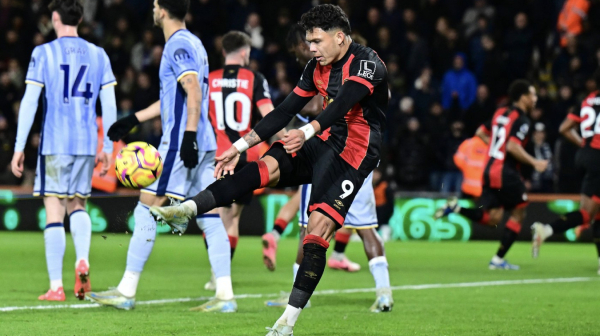 Bornmut srušio Totenhem – Fulam slavio na "Krejven Kotidžu"