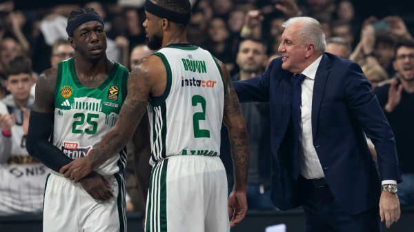 Nervozni Nan nema smirenost časne sestre