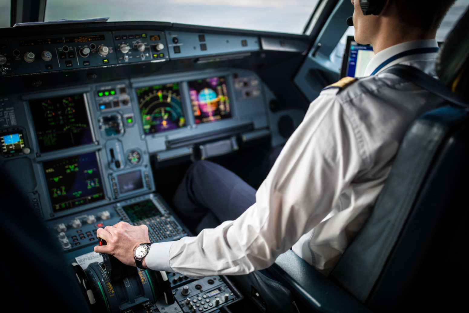 Detalji drame u avionu: Pala krv; Sumnja se na pokušaj namernog obaranja letilice FOTO/VIDEO
