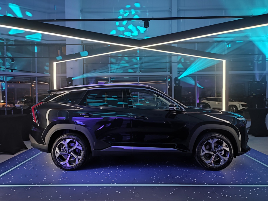 Zvezdani zrak: Bili smo na predstavljanju novog Geely modela u Srbiji FOTO